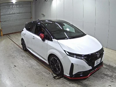 NISSAN AURA