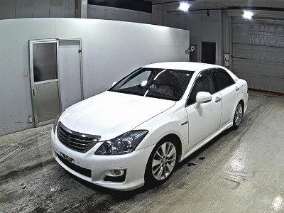 Toyota CROWN HYBRID