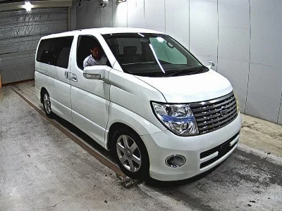 NISSAN ELGRAND