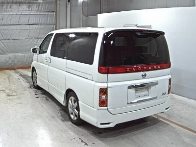 NISSAN ELGRAND