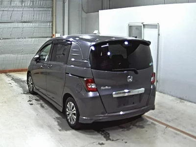 Honda Freed Spike