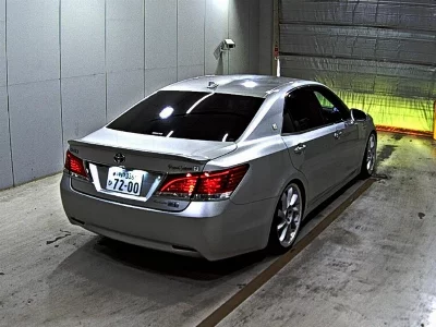 Toyota CROWN HYBRID