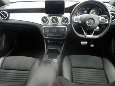 MERCEDES BENZ GLA