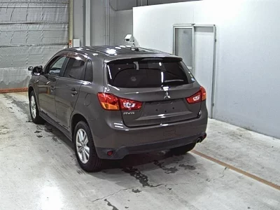 MITSUBISHI RVR