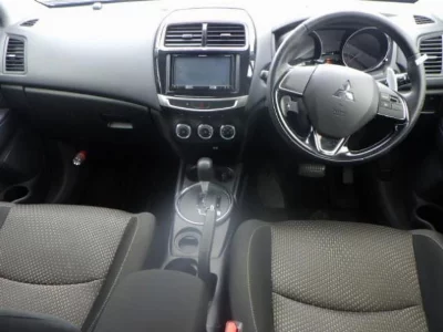 MITSUBISHI RVR