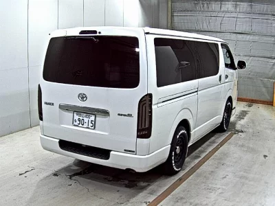 Toyota HiAce Van