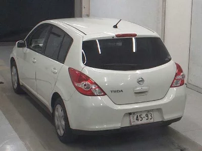 NISSAN TIIDA