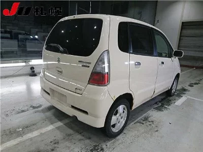 SUZUKI MRWAGON