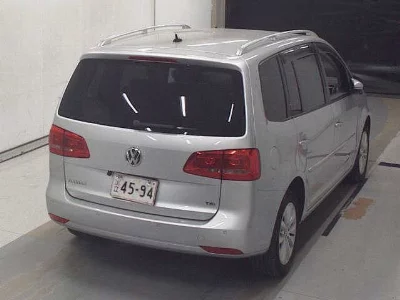 VOLKSWAGEN GOLF TOURAN