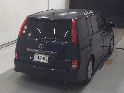 Toyota Isis