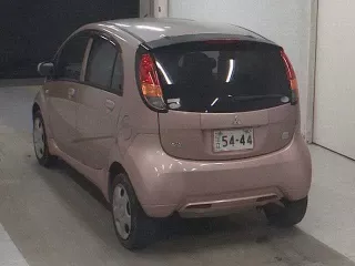 Mitsubishi i