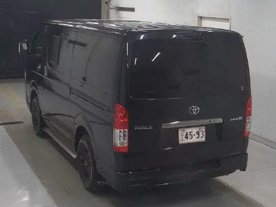 TOYOTA HIACE VAN