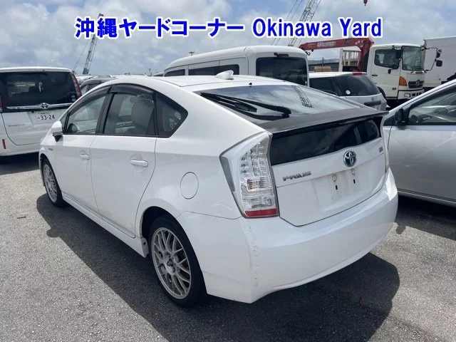 Toyota Prius  с аукциона в Японии