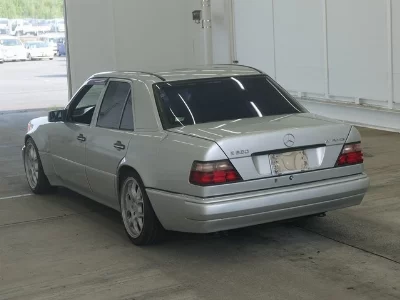 MERCEDES BENZ E CLASS