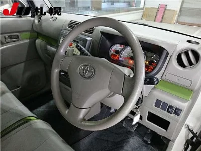 Toyota Pixis Space