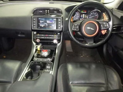 JAGUAR XE
