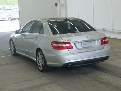 MERCEDES BENZ E CLASS