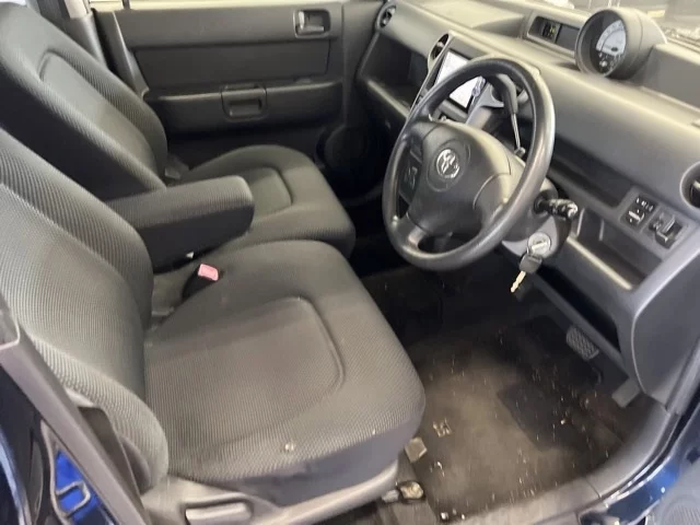 Toyota bB  с аукциона в Японии