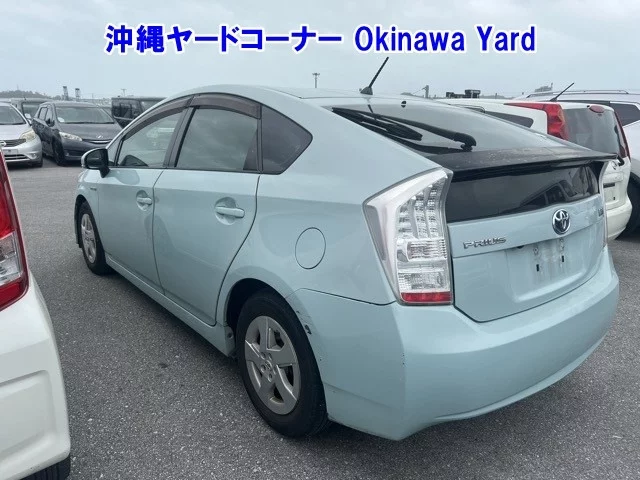 Toyota Prius  с аукциона в Японии