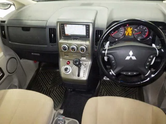 Mitsubishi Delica D:5  с аукциона в Японии