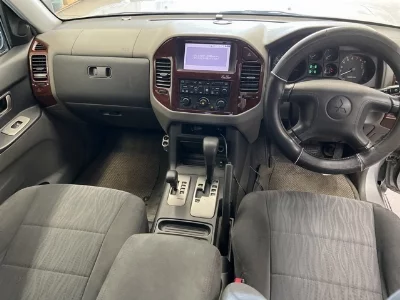 MITSUBISHI PAJERO