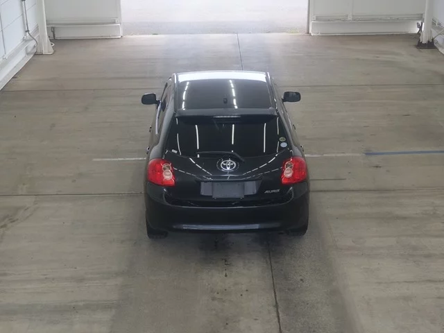 Toyota Auris  с аукциона в Японии