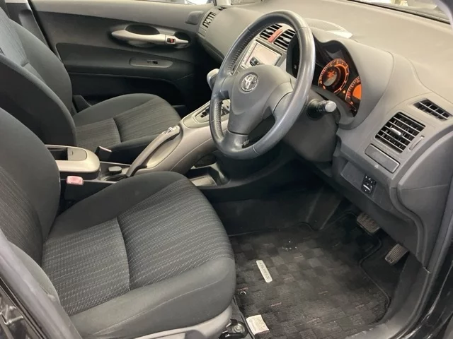 Toyota Auris  с аукциона в Японии