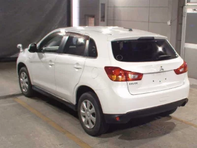MITSUBISHI RVR