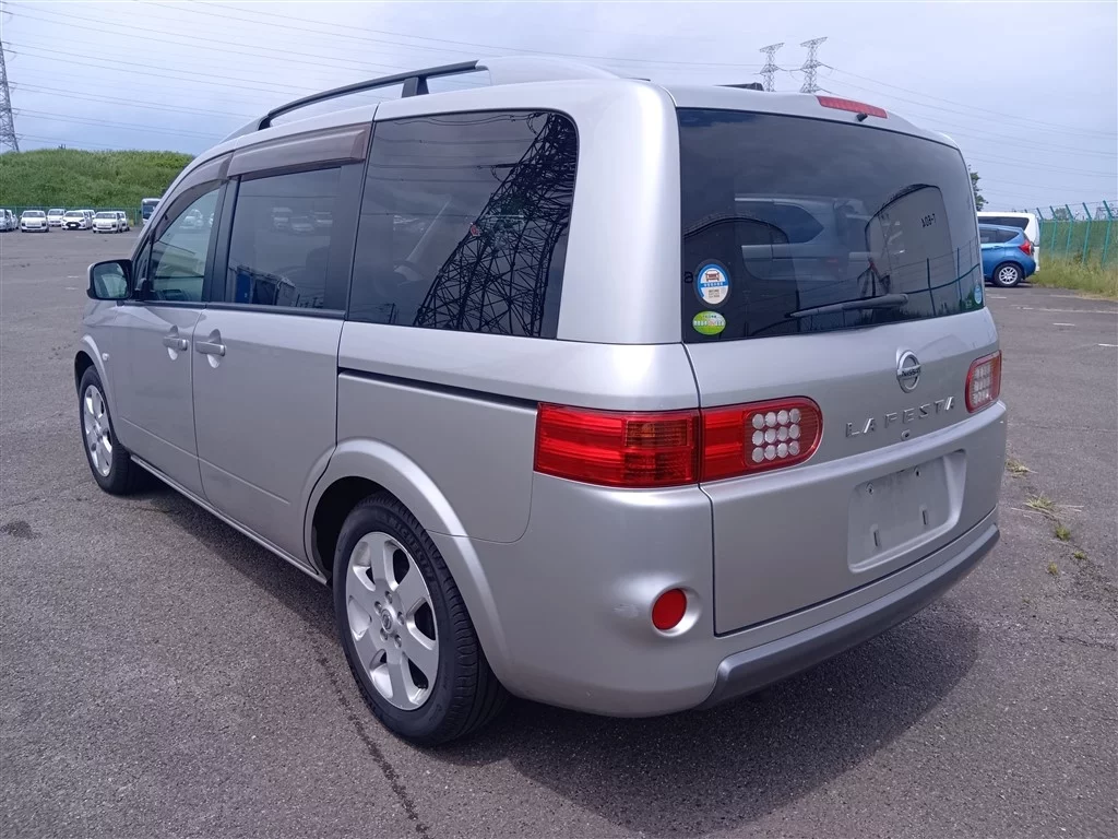 Nissan Lafesta  с аукциона в Японии