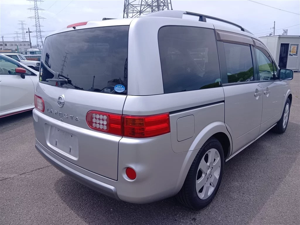 Nissan Lafesta  с аукциона в Японии