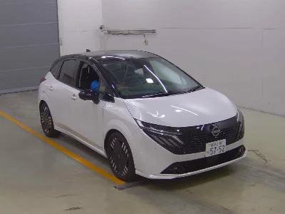 NISSAN AURA