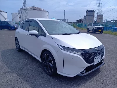 NISSAN AURA