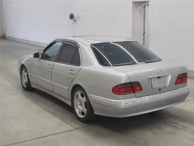 MERCEDES BENZ E CLASS