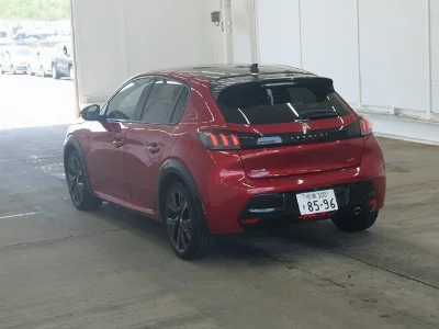PEUGEOT 208