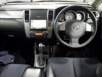 NISSAN TIIDA