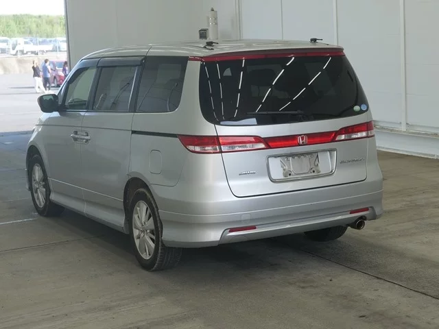 Honda Elysion  с аукциона в Японии