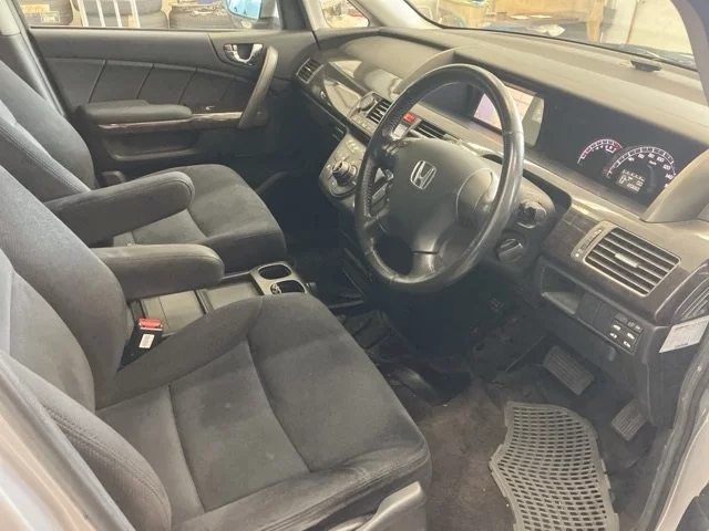 Honda Elysion  с аукциона в Японии