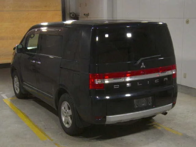Mitsubishi Delica D:5  с аукциона в Японии