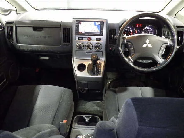 Mitsubishi Delica D:5  с аукциона в Японии