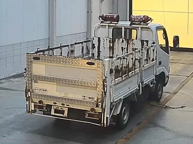 Toyota Dyna  с аукциона в Японии