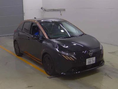 NISSAN AURA