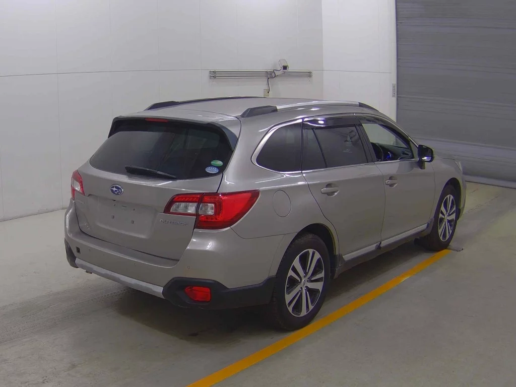 Subaru Outback  с аукциона в Японии
