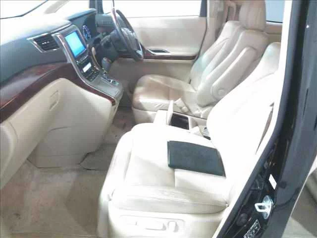 Toyota Vellfire  с аукциона в Японии