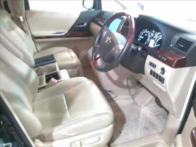Toyota Vellfire  с аукциона в Японии