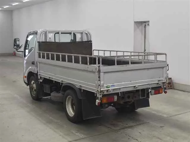 Toyota ToyoAce  с аукциона в Японии