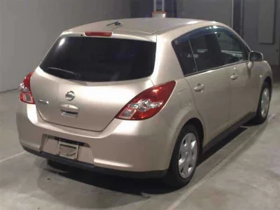 NISSAN TIIDA