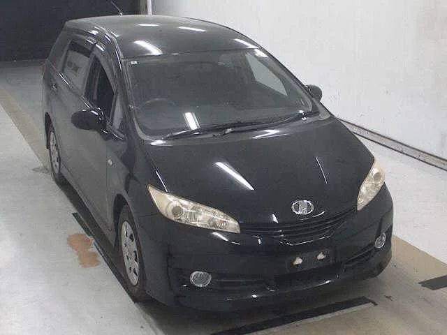 Toyota Wish  с аукциона в Японии