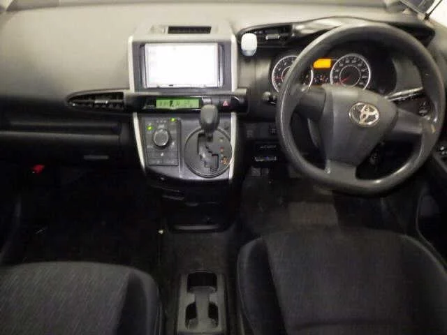 Toyota Wish  с аукциона в Японии