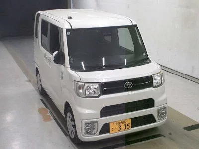 Toyota Pixis Mega