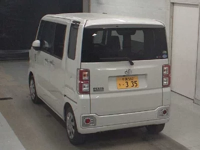 Toyota Pixis Mega